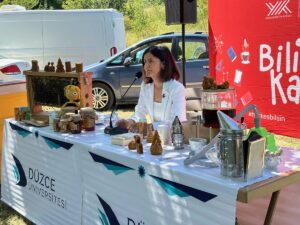 DÜZCE (AA) – Yükseköğretim Kurulunca (YÖK) başlatılan "Bilim Kafe" projesi