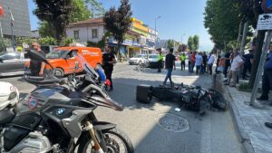 DÜZCE (AA) – Düzce’de otomobil ile polis motosikletinin çarpışması sonucu
