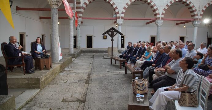 Edirne'de düzenlenen “Bilim Kafe” etkinliğinde “hipertansiyonun etkileri ve alınacak tedbirler” anlatıldı