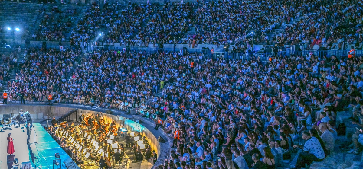 Efes Opera ve Bale Festivali, “Kuğu Gölü” balesiyle perdelerini açtı