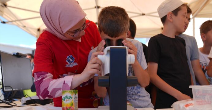 Erzurum'da akademisyenler, kırsaldaki çiftçiler ve çocuklarla buluştu