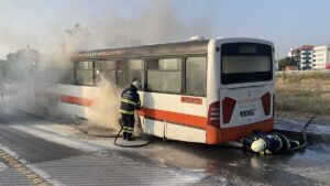 ESKİŞEHİR (AA) – Eskişehir'de, belediye otobüsünde çıkan yangında yaralanan yolcu