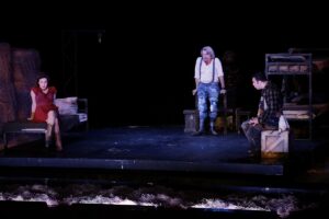 SAMSUN (AA) – İzmir Devlet Tiyatrosunun sahneye koyduğu "Fareler ve