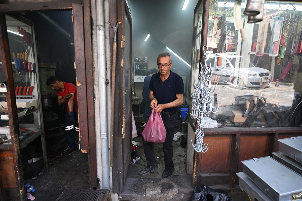 Gaziantepli demirciler, bayramda “kelle” mesaisi yaptı