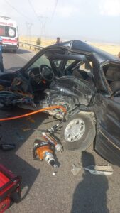 GAZİANTEP (AA) – Gaziantep'in Nurdağı ilçesinde, iki otomobilin çarpışması sonucu