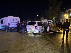 GAZİANTEP (AA) – Gaziantep'te otomobil ile hafif ticari aracın çarpışması