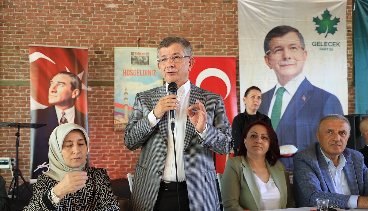 Gelecek Partisi Genel Başkanı Davutoğlu Edirne'de partililerle buluştu