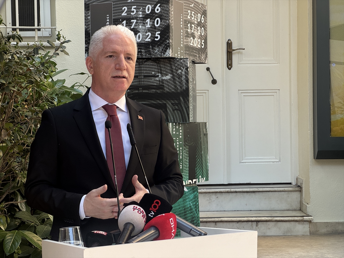 “Gündelik Mucizeler” sergisi Taş Konak'ta açıldı