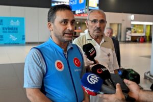 İSTANBUL (AA) – Kutsal topraklarda hac ibadetini tamamlayan hacıların yurda