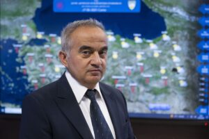 - Pazar günü İstanbul ve Ankara'da öğle saatlerinden itibaren sağanak