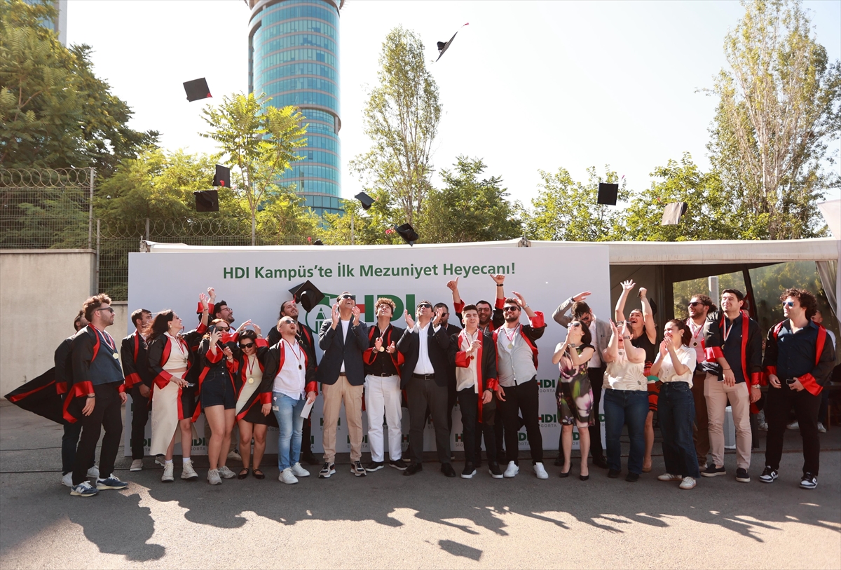 HDI Kampüs ilk mezunlarını verdi