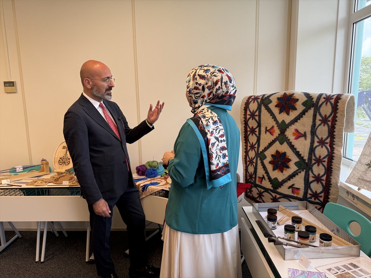 Hollanda'da Maarif Europe Amsterdam Eğitim Merkezi açıldı