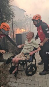 İZMİR (AA) – İHH Arama Kurtarma İzmir ekibi, Menderes ile