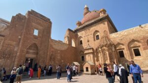 AĞRI (AA) – Ağrı'nın Doğubayazıt ilçesindeki tarihi İshak Paşa Sarayı'nda,