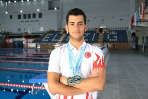 ELAZIĞ (AA) – SUAT ÖZTÜRK – Elazığ'da yaşayan işitme engelli