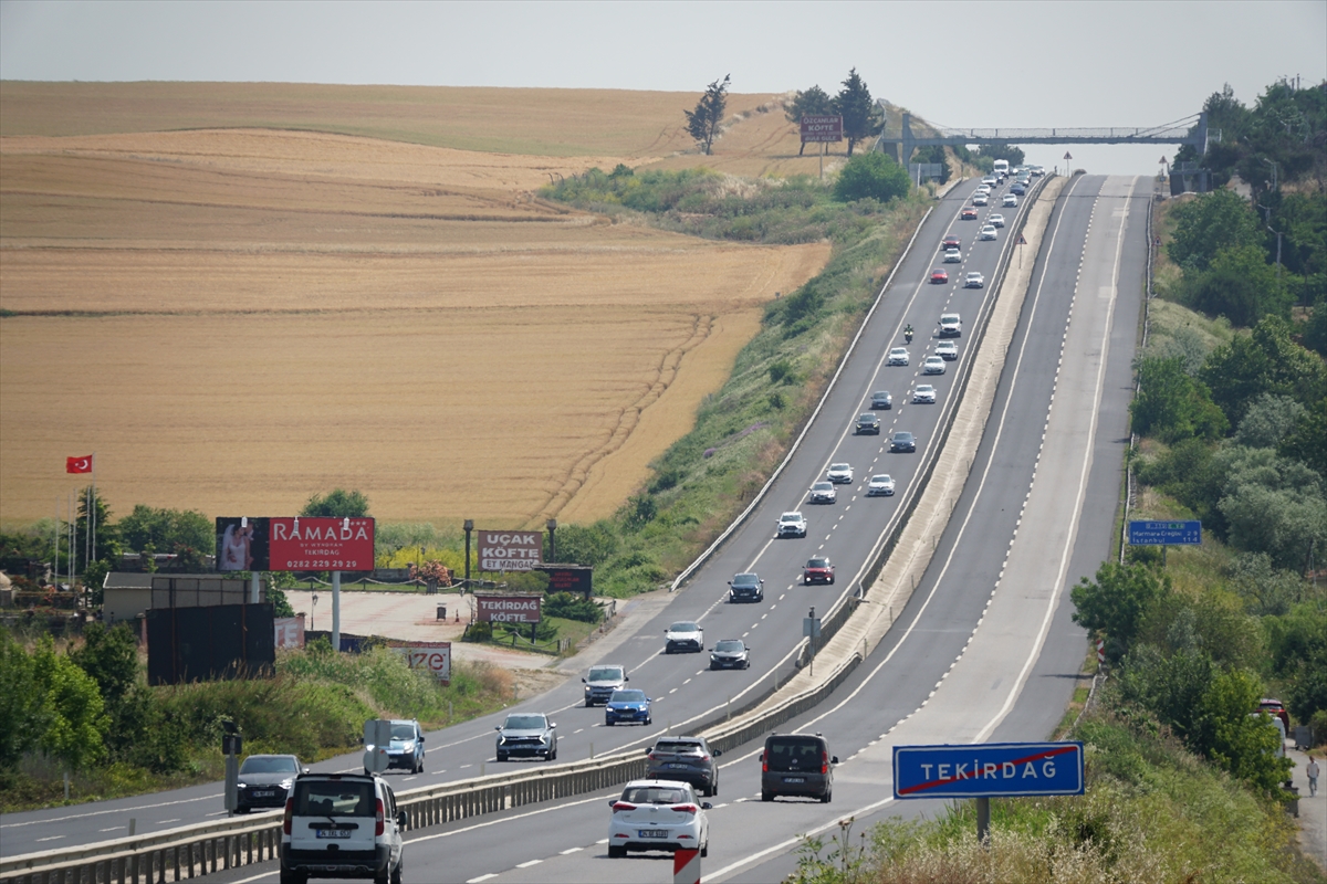 İstanbul-Tekirdağ kara yolunda bayram hareketliliği