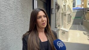 - Şüpheli 2 kadının yüzlerini kapatarak binaya girmesi ve ayrılması