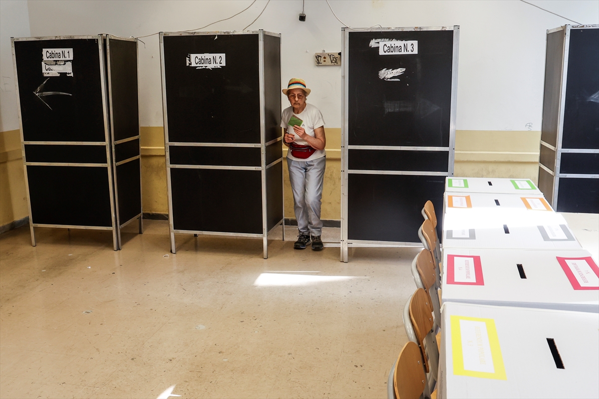 İtalyan halkı, vatandaşlık yasasında değişiklik talebine dair referandumda sandık başında