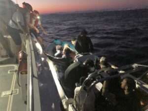 - Göçmen kaçakçısı olduğu iddiasıyla 1 şüpheli gözaltına alındı