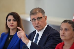 İZMİR (AA) – İzmir Büyükşehir Belediyesine bağlı iştiraklerde çalışan yaklaşık