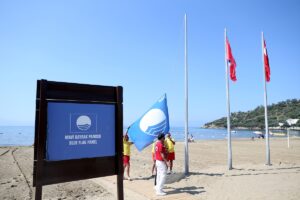 İZMİR (AA) – HÜSEYİN BAĞIŞ – Temiz denizi ve kıyılarıyla