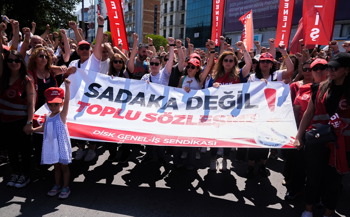 İzmir'de 6 gündür süren grevde işçiler eylemlerine devam etti