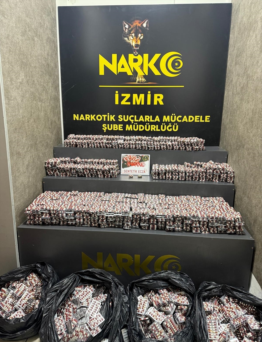İzmir'de 79 bin 854 sentetik ecza hapı ele geçirildi
