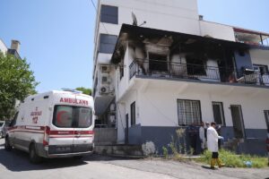 İZMİR (AA) – İzmir'in Bornova ilçesinde KOAH hastası kadın, evinde