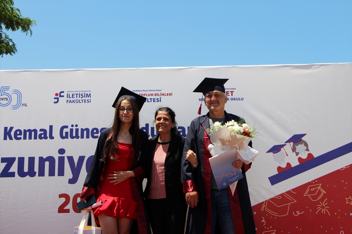 Kas hastalığı nedeniyle üniversiteye 4 yıl boyunca babasının götürdüğü öğrenci dereceyle mezun oldu