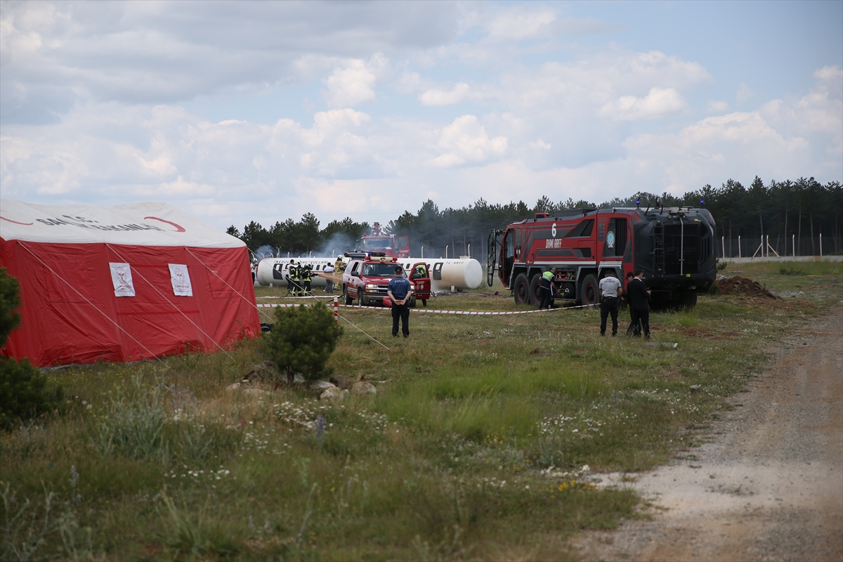 Kastamonu Havalimanı'nda uçak kazası tatbikatı yapıldı