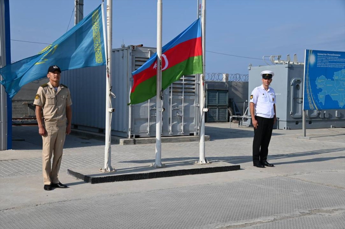 Kazakistan ve Azerbaycan, Hazar'da ortak tatbikat yaptı