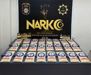 KİLİS (AA) – Kilis'te uyuşturucu operasyonunda yakalanan 2 şüpheli tutuklandı.