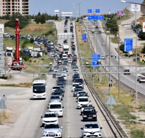 KIRIKKALE (AA) – Kurban Bayramı tatilini memleketlerinde geçiren vatandaşlar, dönüş