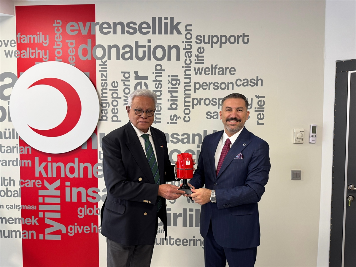 Kırgızistan, Pakistan ve Bangladeş'in Ankara büyükelçileri kurban vekaletlerini Türk Kızılaya verdi