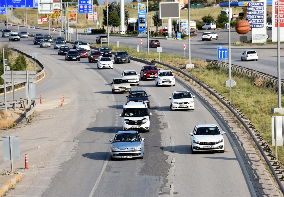 Kırıkkale'de bayram tatilinden dönüş yoğunluğu başladı