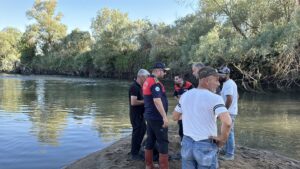 KIRIKKALE (AA) – Kırıkkale'nin Yahşihan ilçesinde serinlemek için Kızılırmak'a giren