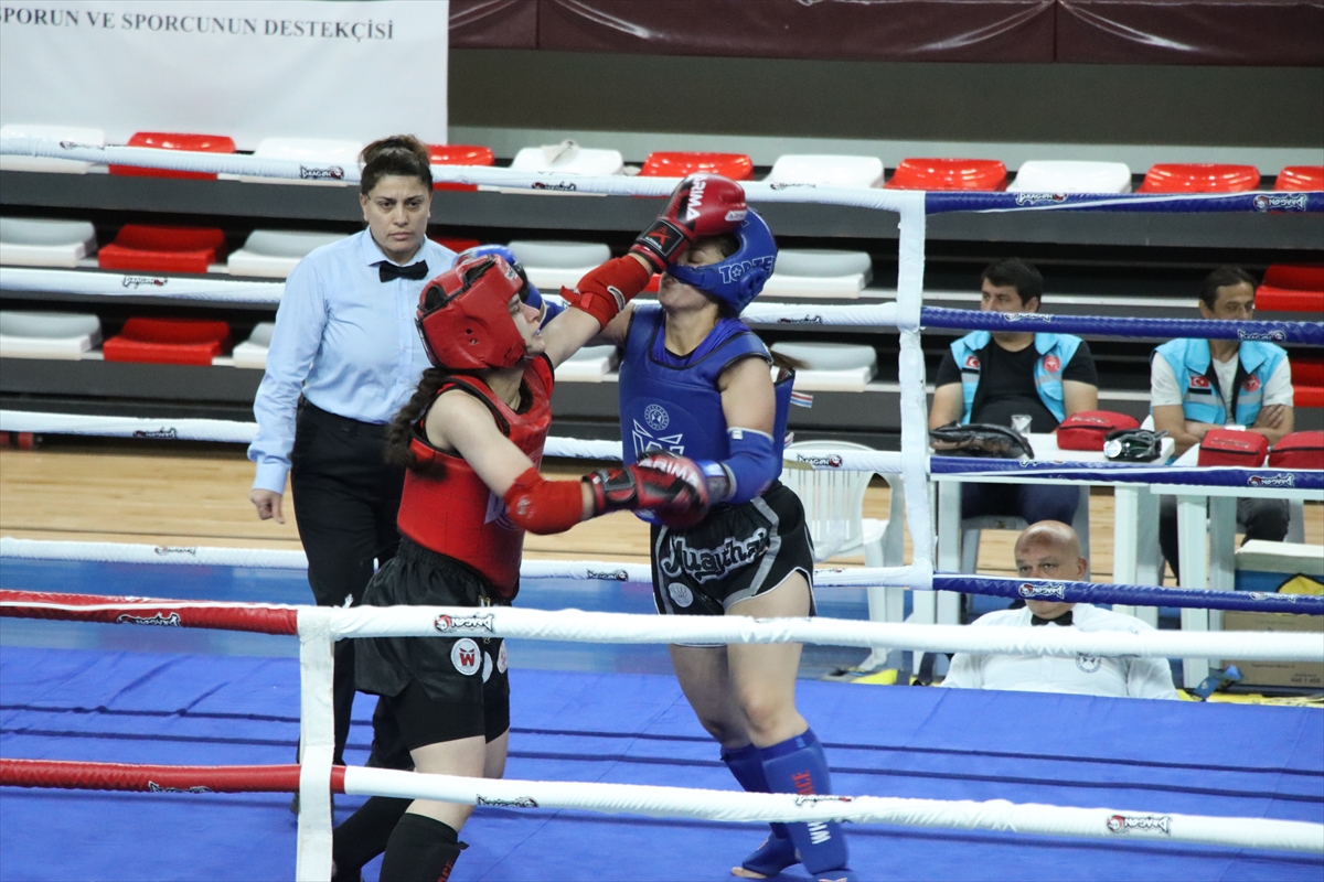Kırklareli'nde Hayrullah Camadan Gençler Türkiye Muaythai Şampiyonası sürüyor