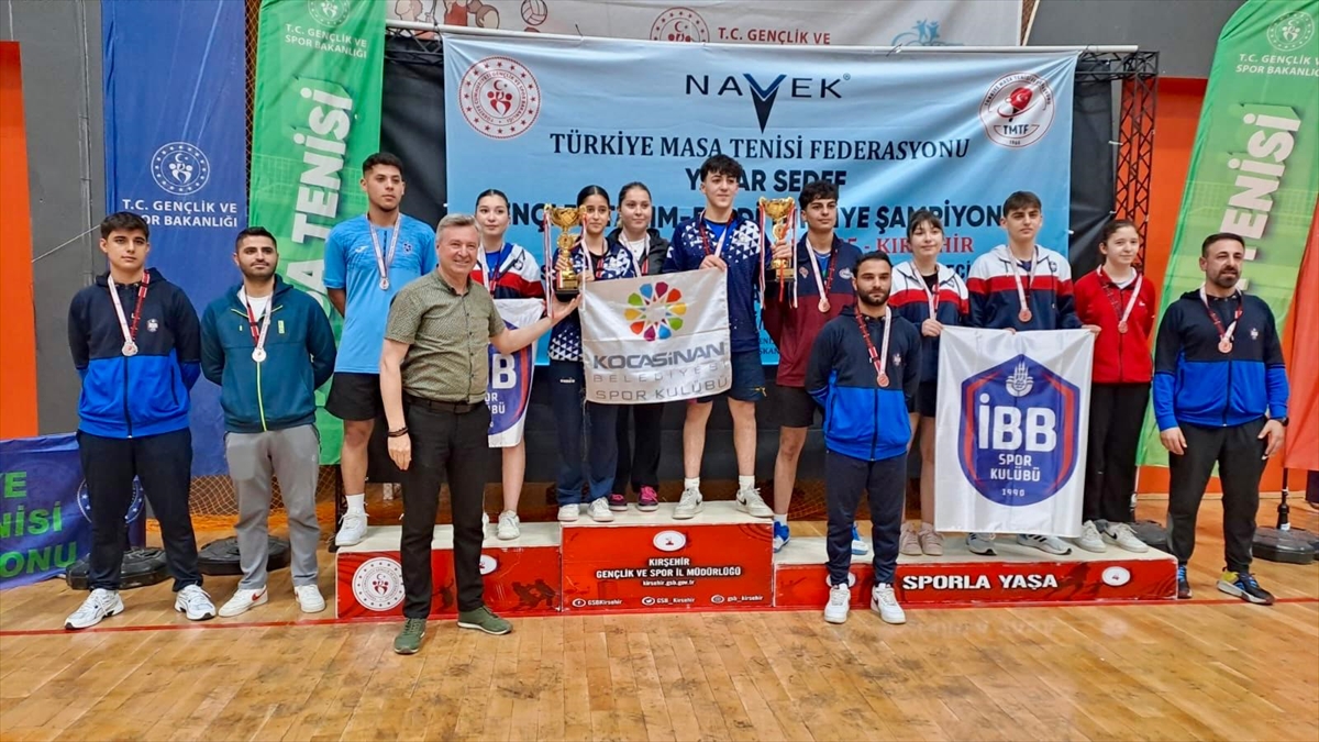 Kırşehir'de düzenlenen Masa Tenisi Gençler Takım-Ferdi Türkiye Şampiyonası sona erdi