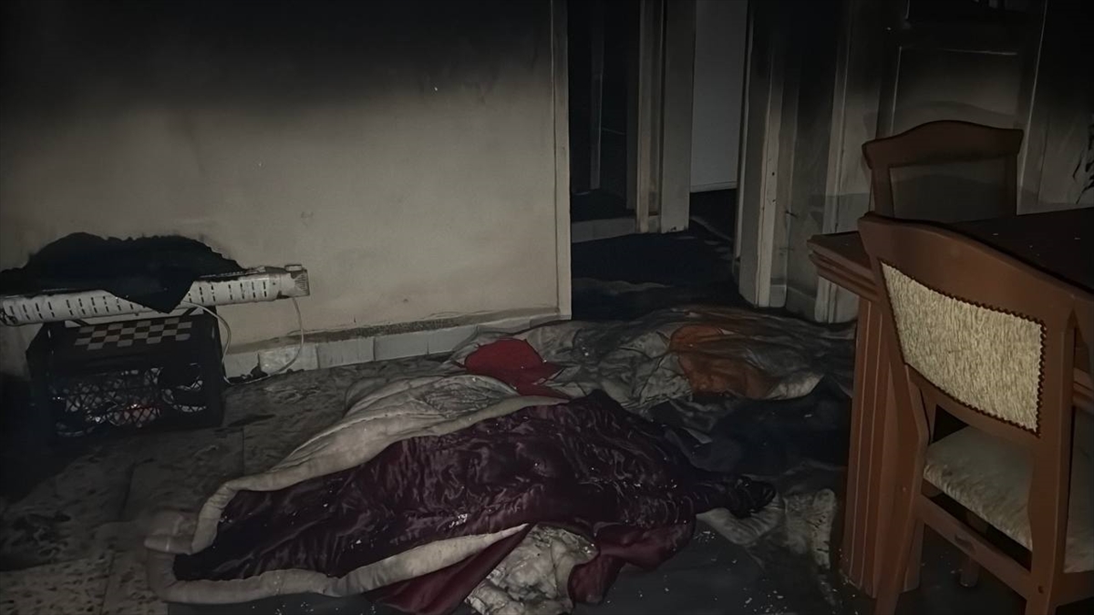 Kocaeli'de apartmanda çıkan yangında 2 kişi dumandan etkilendi