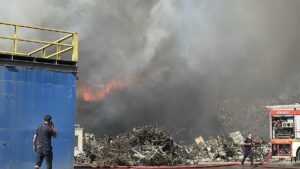 KOCAELİ (AA) – Kocaeli'nin Gebze ilçesinde hurda atık depolama sahasında