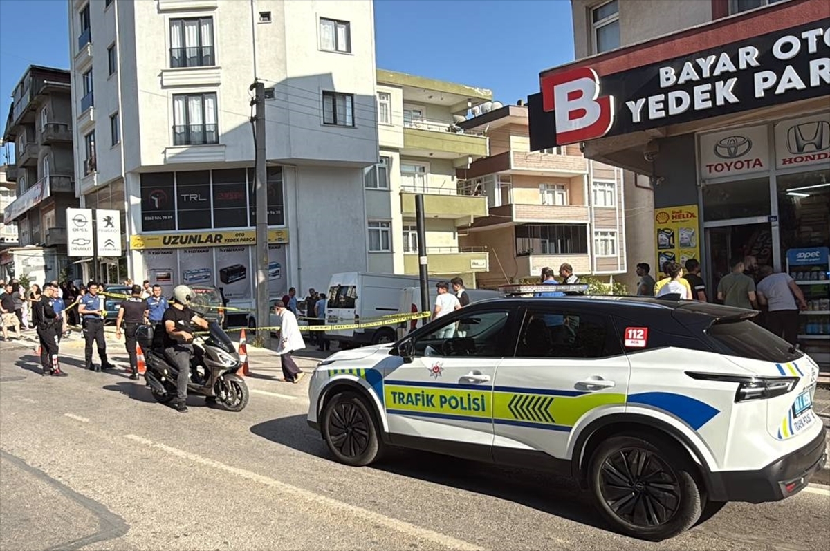 Kocaeli'de panelvanın çarptığı bisikletli çocuk hayatını kaybetti
