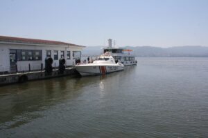 KOCAELİ (AA) – Kocaeli'de TCSG-15 Sahil Güvenlik botu vatandaşların ziyaretine