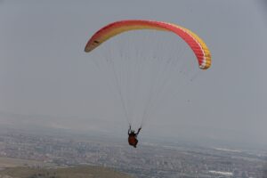 KONYA (AA) – SAVAŞ GÜLER – Konya'da küçük yaşlarda uçmaya
