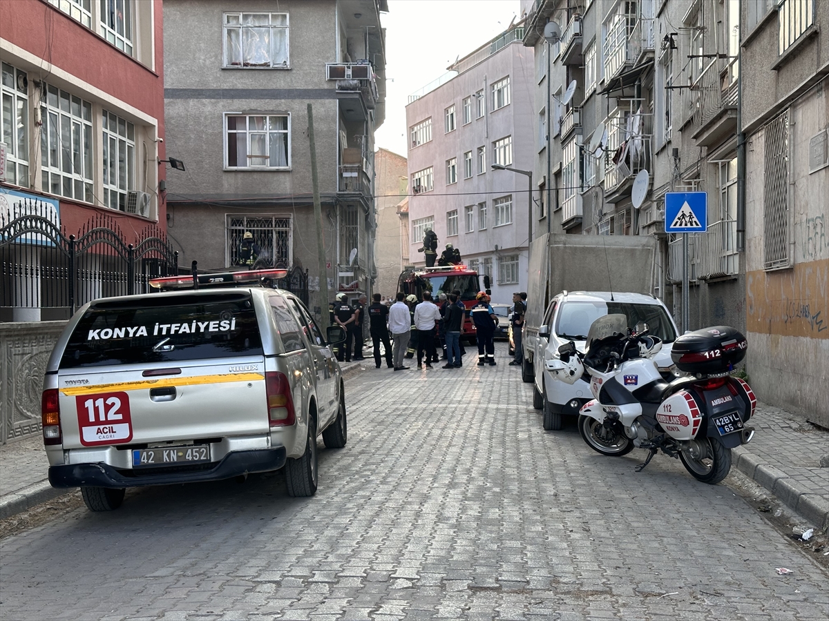 Konya'da sinir krizi geçiren kişi evinde yangın çıkardı
