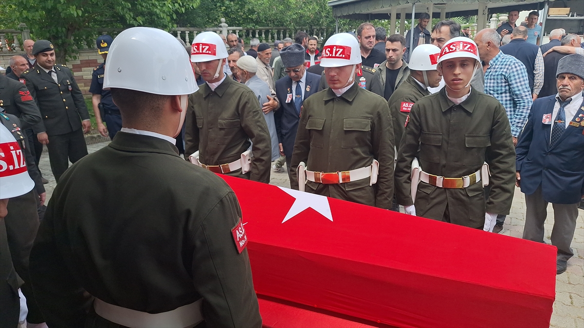 Kore gazisi Muhammet Gündüz Samsun'da törenle son yolculuğuna uğurlandı