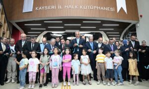 - "Toplam 3 kattan oluşan bu kütüphane binamız, çok yönlü