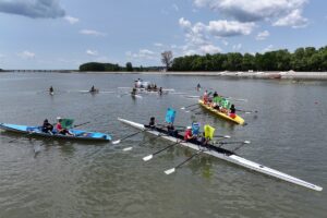 EDİRNE (AA) – Edirne'de milli kürekçiler ve TED Edirne Koleji