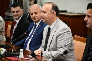 ÜSKÜP (AA) – Kuzey Makedonya Meclis Başkanı Afrim Gashi, ülkede