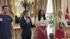 - Türkiye'nin Londra Büyükelçiliği rezidansındaki kahvaltı davetine, eski İngiltere Başbakanı