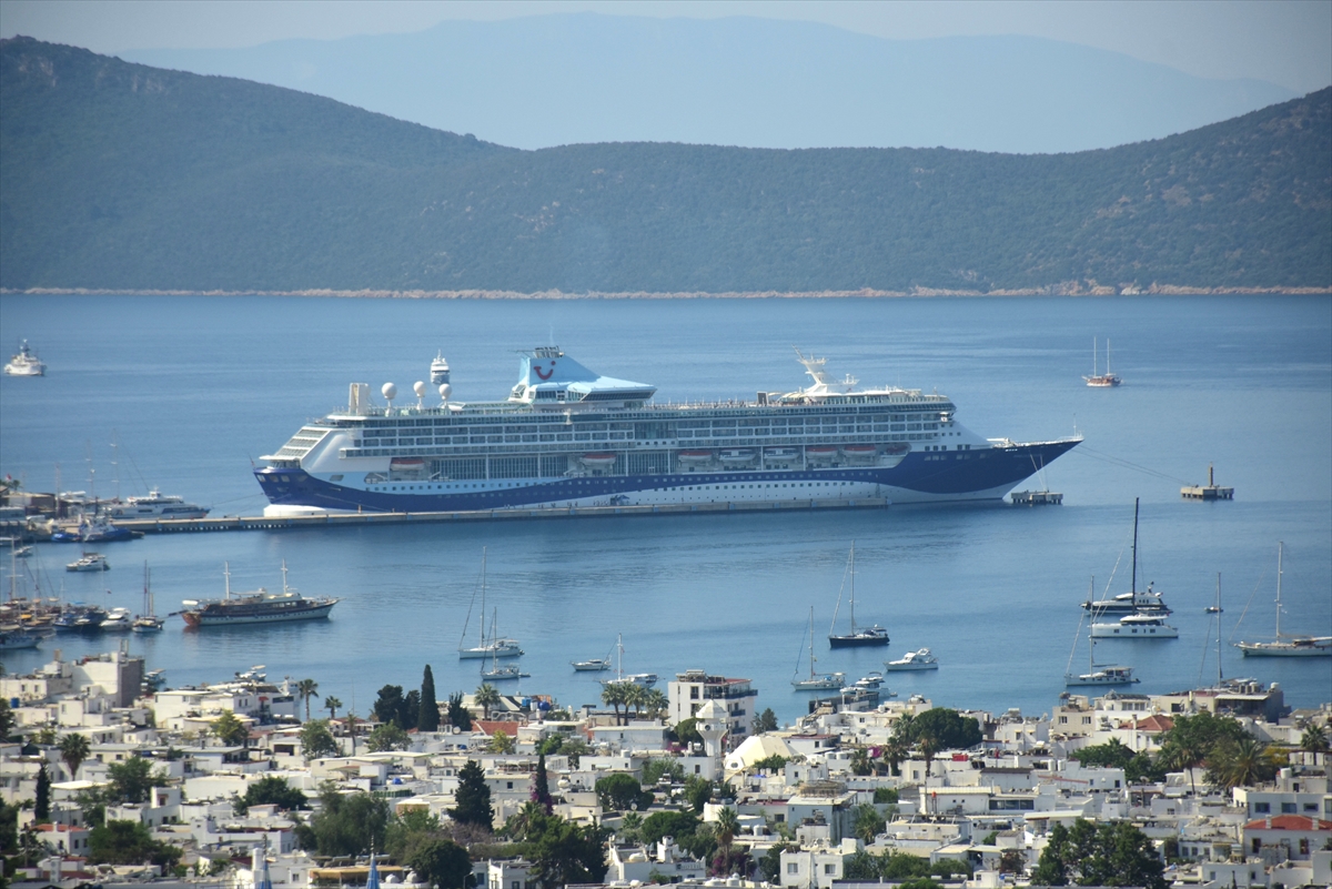 “Marella Discovery 2' kruvaziyeri 1708 yolcusuyla Bodrum'a geldi
